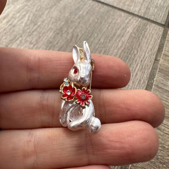 Vintage Style Bunny Rabbit with Flowers Enamel Brooch Easter Pin Spring Jewelry - Picture 5 of 6